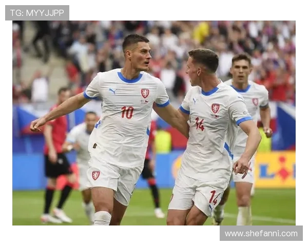 字母弟弟亚历克斯告别希腊球队返回美国争取发展联盟新机会